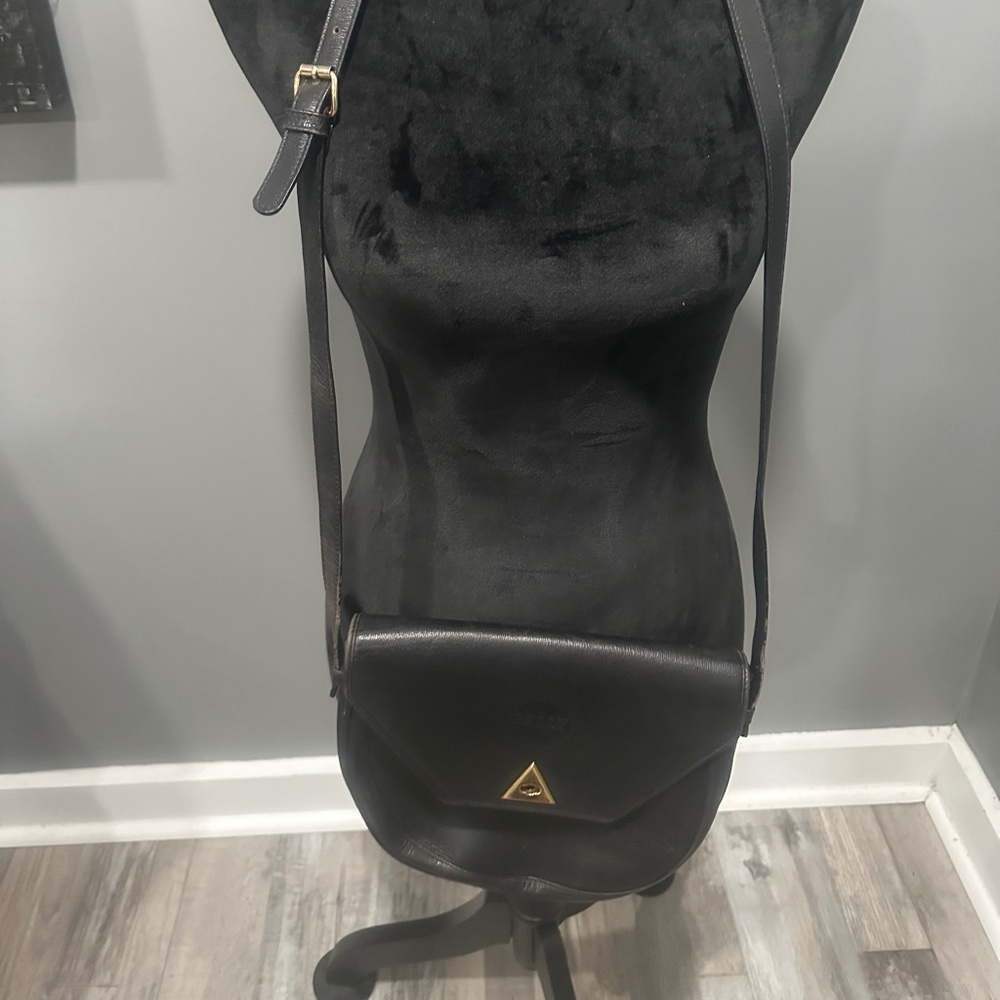 Bally’s vintage crossbody bag! Excellent condition.